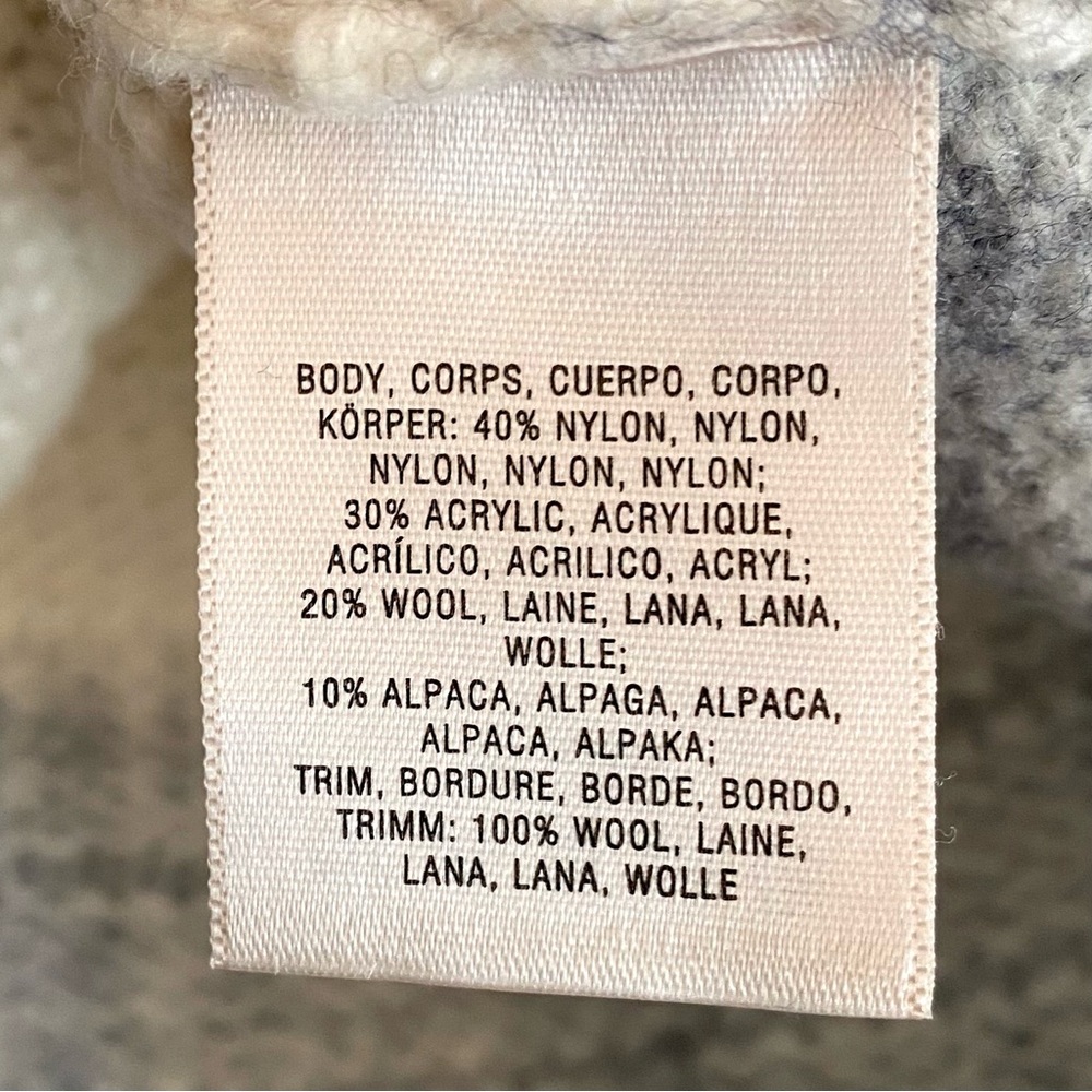 NWT. Field Flower - Ivory and Black Knit Sweater size L. - Picture 6 of 6